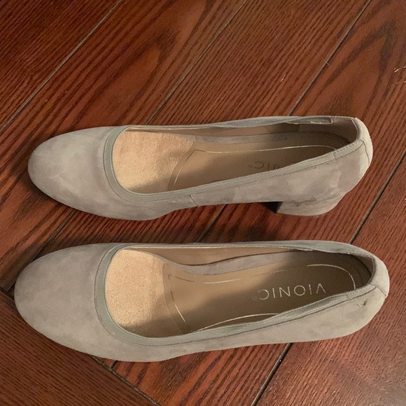 NWOT Vionic grey pumps - Picture 1 of 5